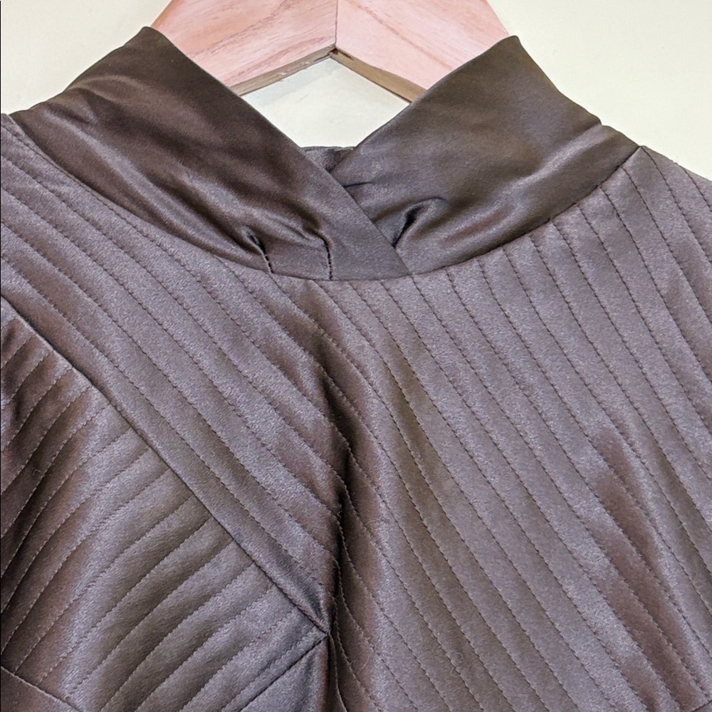 Joanie Char | 100% Silk Brown Button-Back Pleated Yoke Mock Neck Blouse Top 8 - Picture 6 of 17